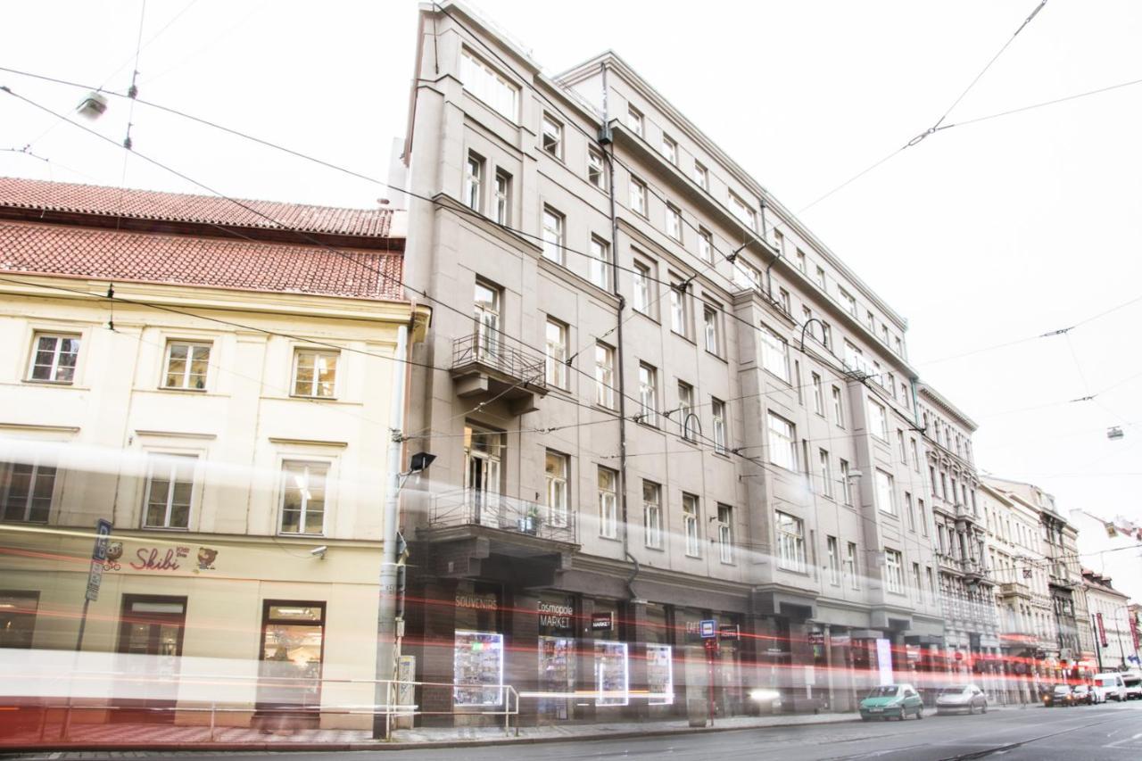 The Clock Inn Prague Exterior photo