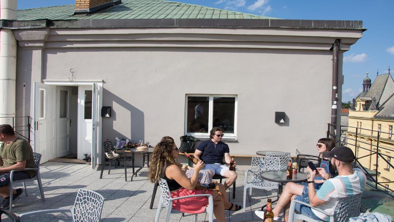 The Clock Inn Prague Exterior photo