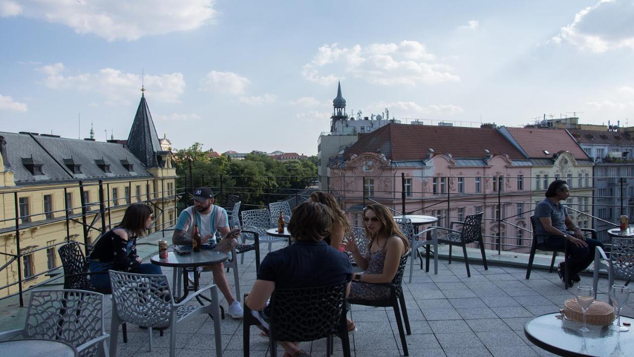 The Clock Inn Prague Exterior photo